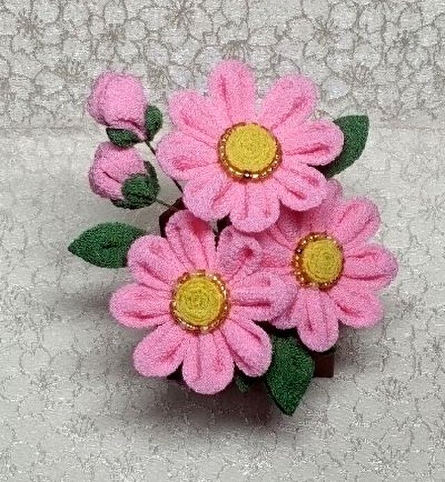 春のインテリア(つまみ細工)の画像1枚目