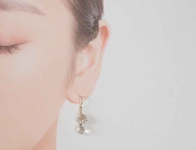 透明な花（ピアス（14kgf）／イヤリング） | iichi 日々の暮らし