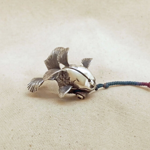 銀製の鈴『出目金魚』(シルバー925) 縁起物・お守り・魔除け | iichi