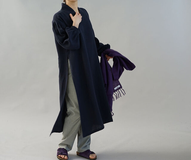 【wafu】中厚 リネンワンピース 着物襟 梨地織り タック ドレス 禅 サイドスリット / 濃紺 a084e-nkn2の画像1枚目