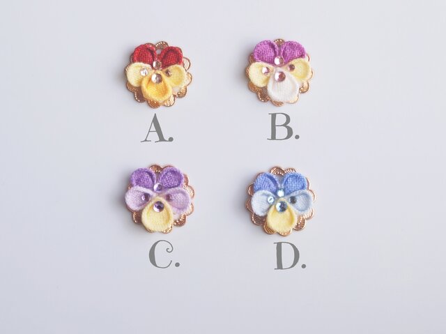 ビオラピアス❁¨̮ ビオラのピアス （ つまみ細工＊受注制作 ） | iichi 日々の
