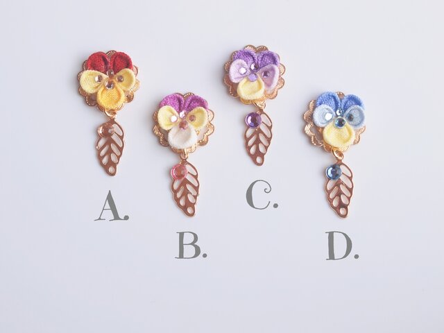 ビオラとリーフのピアス （ つまみ細工＊受注制作 ） | iichi 日々の