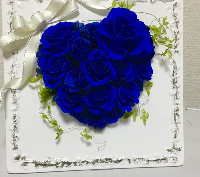 プリザーブドフラワー 幸せの12(ダース)Roseを貴方へ ハートの盾 (現品)の画像1枚目