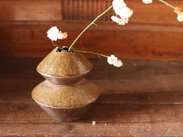 備前焼　花入れ 備前三角花入 | しぶや黒田陶苑