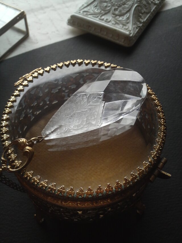 ヴィンテージ　Clear／Frost-flowers　Art-Deco　ロングペンダント