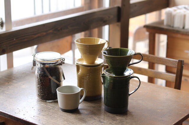 陶器のコーヒードリッパーの画像1枚目