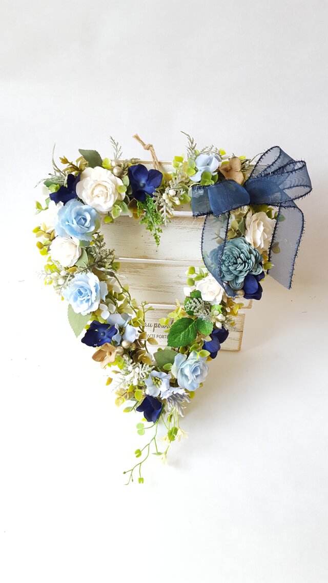 ハート型リース♡*・Blue-rose* Mサイズ(25㎝)☆の画像1枚目