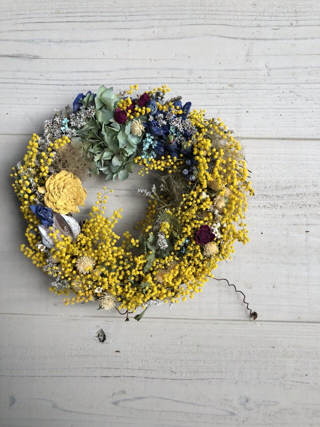 春のミモザ、ドライフラワーリース