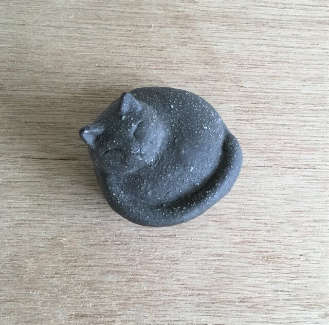 黒猫の蓋物の画像1枚目