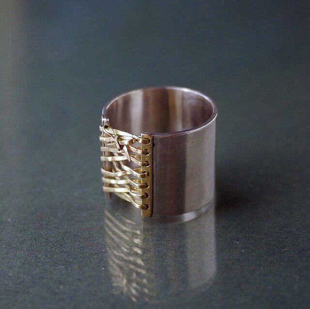 ハンドメイド 人形型リング 淡い緑 ハンドメイド 人形型リング 淡い緑