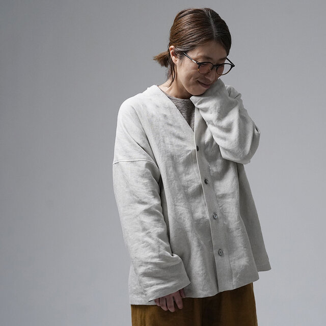 ハンドメイド ＊ リネン 100％ ＊ コーディガン ＊ 羽織物  ＊ 亜麻色 ハンドメイド ＊ リネン 100％ ＊ コーディガン ＊ 羽織物
