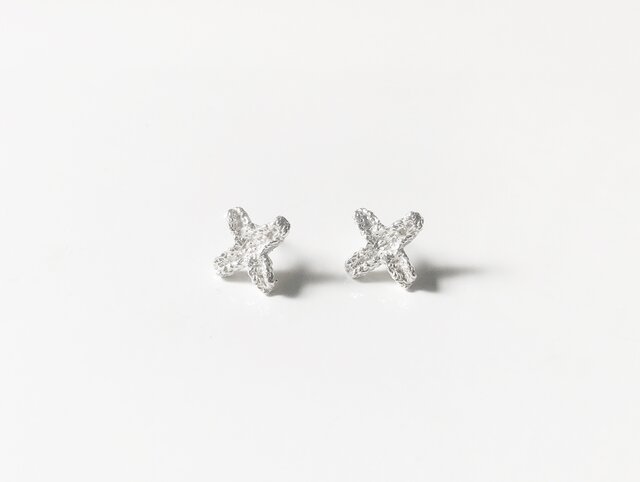 Tiny cross pierced earring silverの画像1枚目