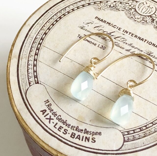 blue chalcedony*pierceの画像1枚目