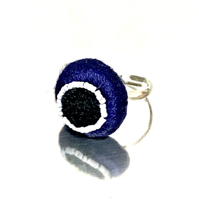 三色刺繍リングの画像1枚目
