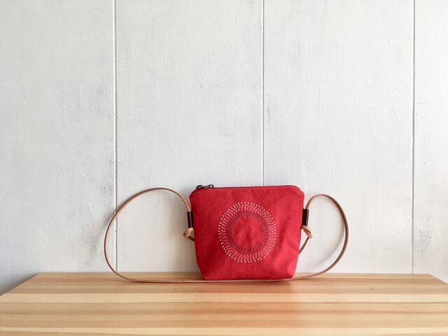 【Sale】赤いショルダーバッグの画像1枚目