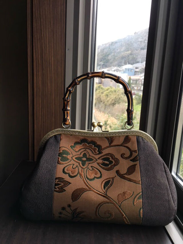 花唐草帯地と縞紬の剥ぎ　竹の手がま口手提げ