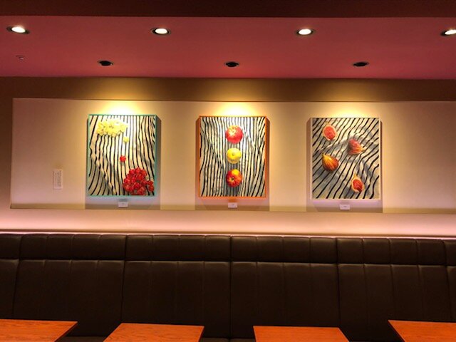 写実画　【青林檎　生花】油彩画　直筆サインあり 写実画 【青林檎 生花】油彩画 直筆サインあり 油彩 桐生照子 ｢花 F4