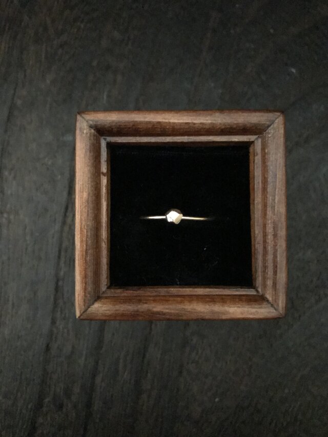 多角形な金のRingの画像1枚目