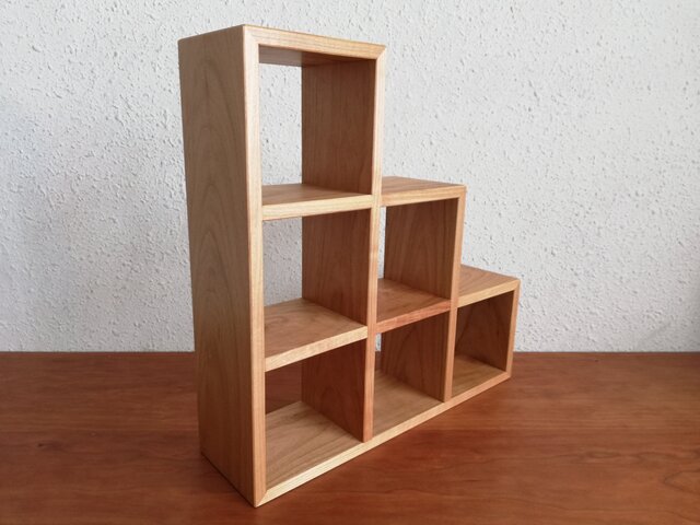 三段棚　ミニ階段　木工　ハンドメイド ミニ階段シェルフ C | iichi 日々の暮らしを心地よくする