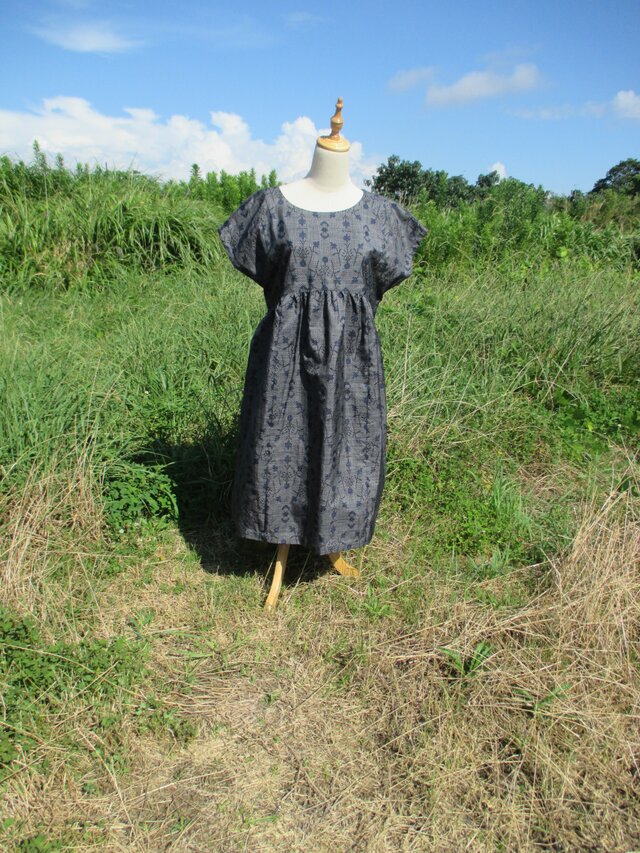 シンプル ワンピース ♪ 大島紬 ♪ 一点品 ◆ 生地 無しです。の画像1枚目