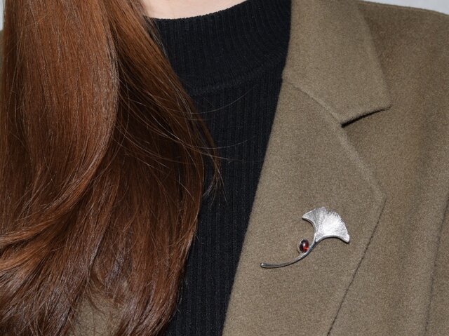 イチョウのブローチ&ペンダント 銀杏 60cmチェーン付きシルバー