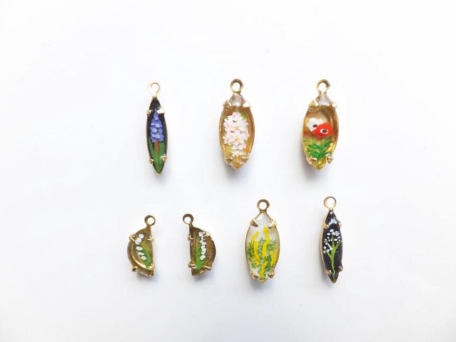 【原画】春のお花のネックレス(小)の画像1枚目