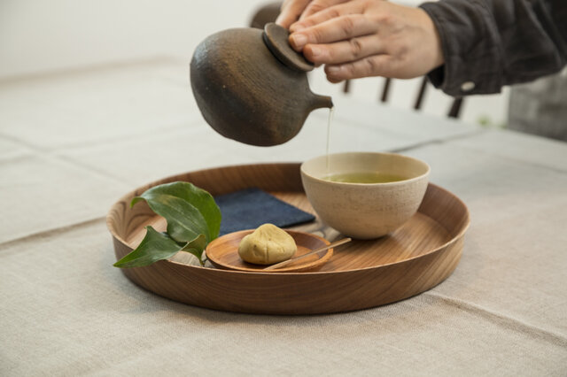 ケヤキの丸盆 | iichi 日々の暮らしを心地よくするハンドメイド