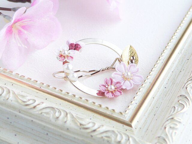 桜のフレームピン *つまみ細工*の画像1枚目