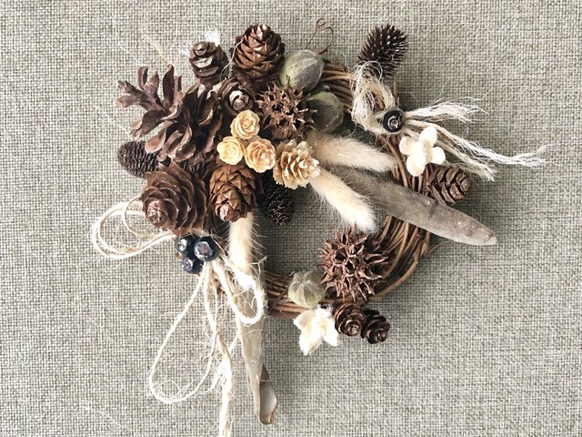藤豆と木の実のリース | iichi 日々の暮らしを心地よくする