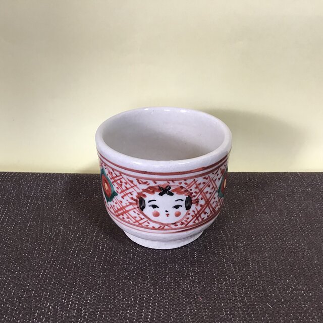 こけしぐい吞・赤絵の画像1枚目