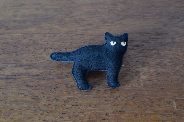 ブローチ 黒猫の画像1枚目