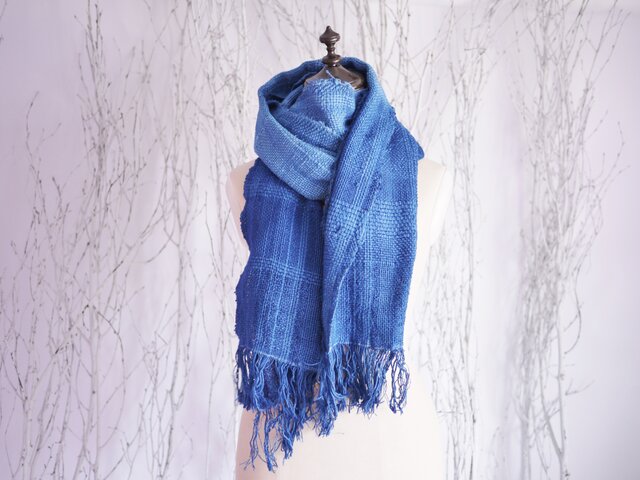 手織り 本藍染ストール/春夏糸 | iichi 日々の暮らしを心地よく