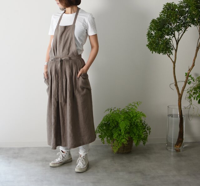 リネン エプロンドレス Casual line Moca | iichi 日々の暮らしを