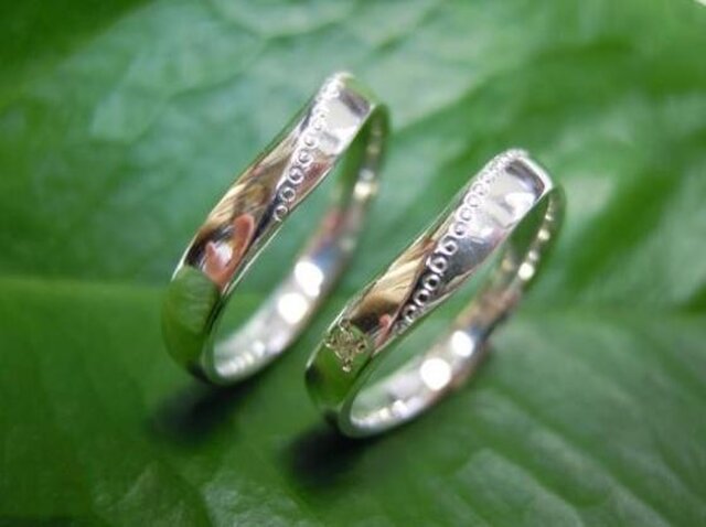 手作りの結婚指輪 可愛いｖライン ミル 女性にはダイヤ入り Iichi ハンドメイド クラフト作品 手仕事品の通販