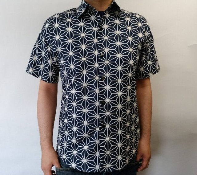 半袖和柄シャツ(麻の葉文様)の画像1枚目