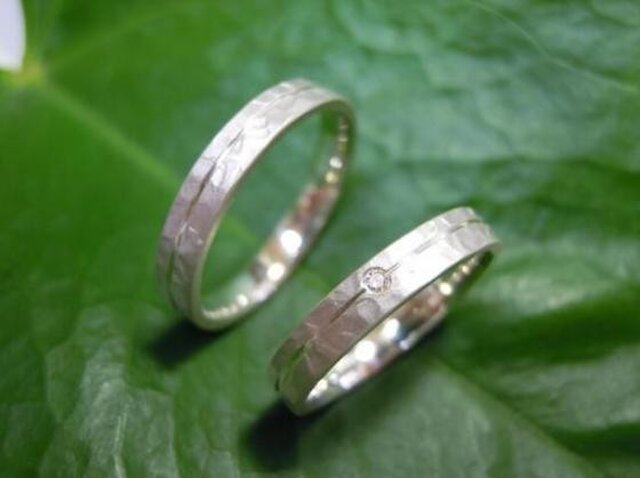 PT手作り結婚指輪☆白くて清楚なツヤ消し&打ち出しの画像1枚目