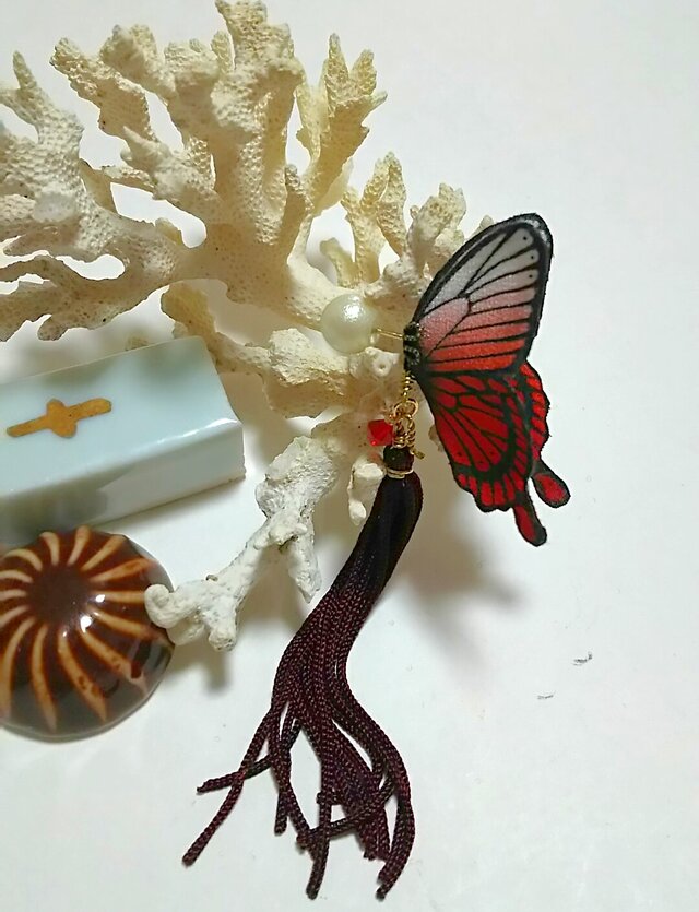 蝶のピアス (小) アゲハの画像1枚目