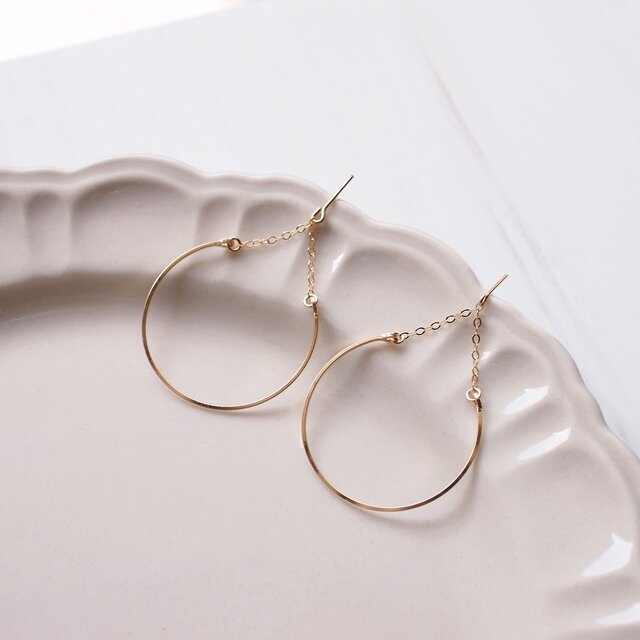 <ピアス/Mサイズ>クレセントピアスの画像1枚目