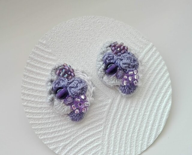 刺繍ピアス 花束の画像1枚目
