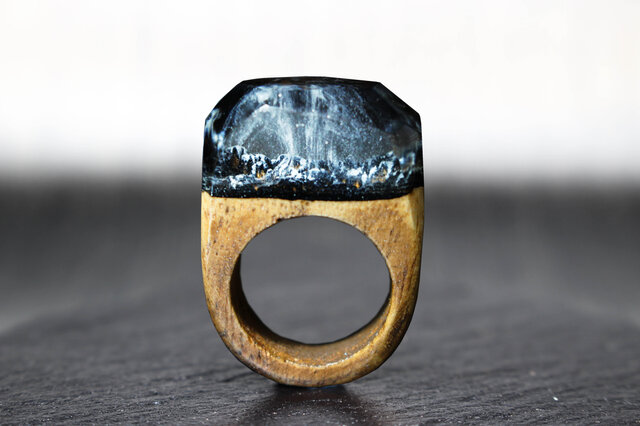 【送料無料】Snow Mountain ~Resin Wood Ring~の画像1枚目