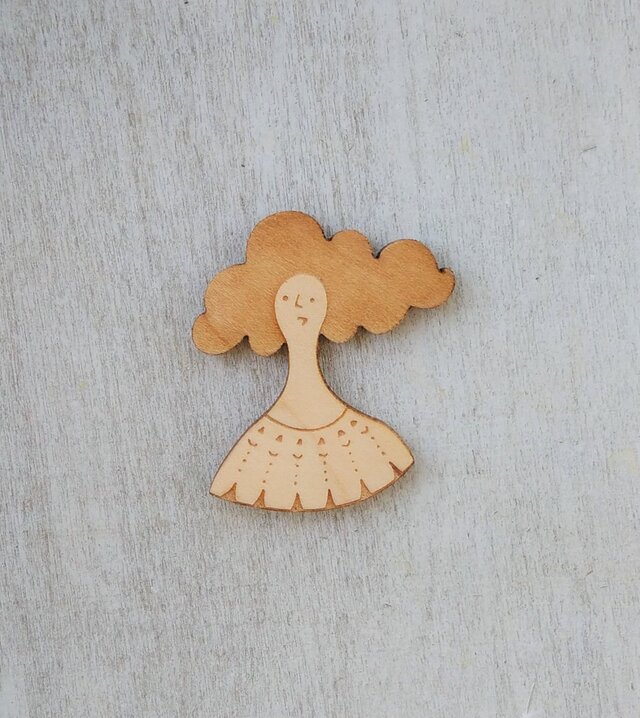 風・メイプルのブローチの画像1枚目