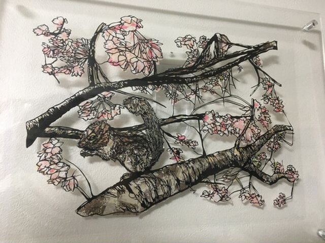 さくらとリスの画像1枚目