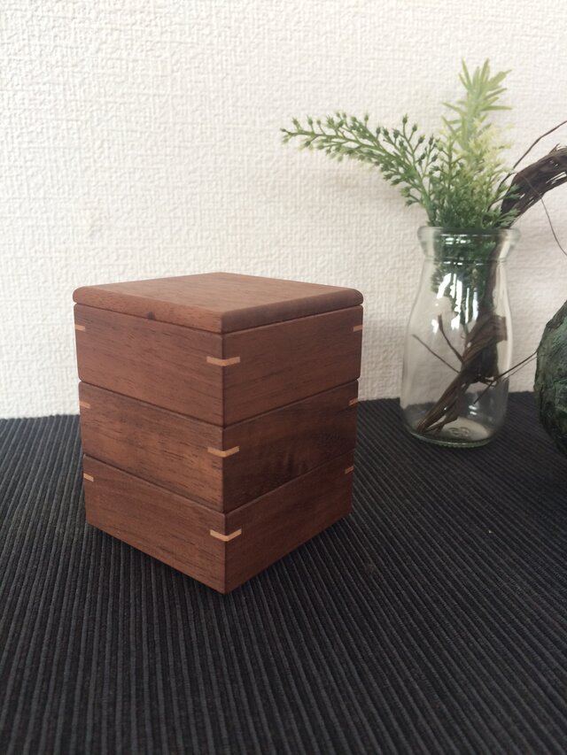 なみ 様専用 三段重小箱(1色/ウォルナットの蓋付)の画像1枚目