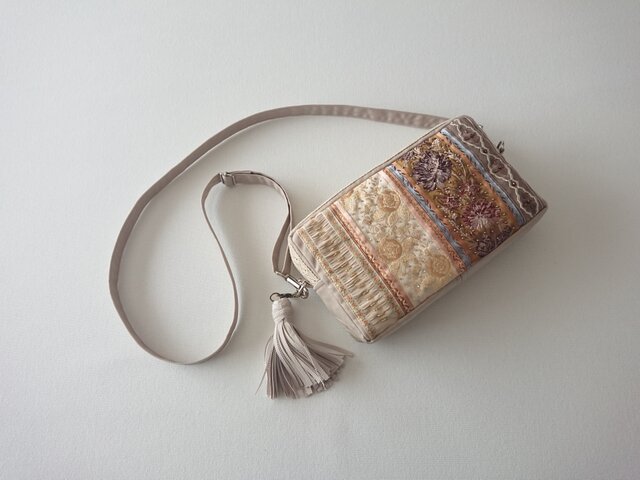 BEIGE FRANCE RIBBON POCHETTEの画像1枚目