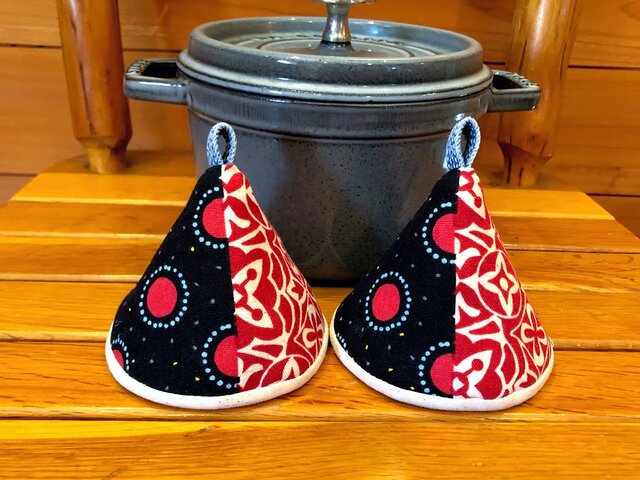2個セット★三角鍋つかみ★staub ルクルーゼ にいかがでしょうか?★ストウブ 鍋つかみ ミトンの画像1枚目