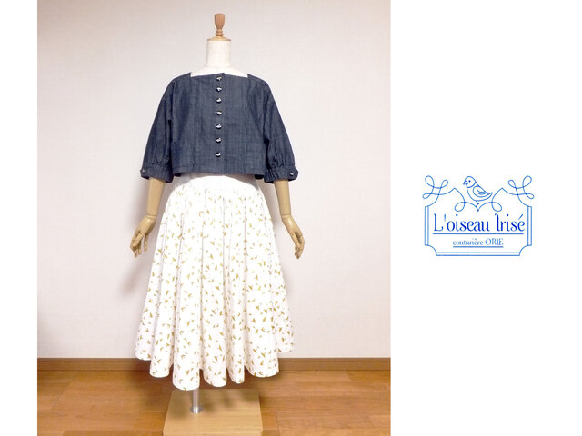 〈r様ご予約品〉小鳥×ドットのボリュームスカートの画像1枚目