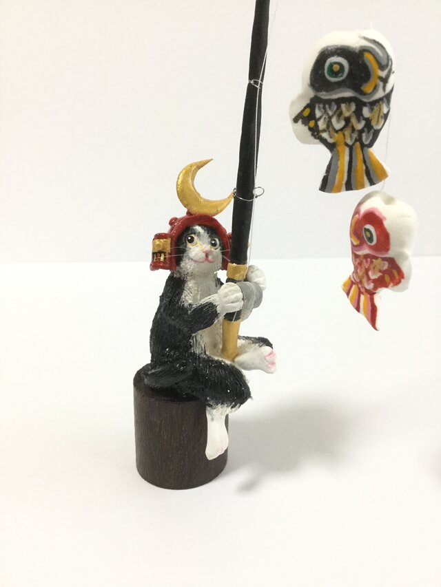 猫と子どもたち(白黒)の画像1枚目