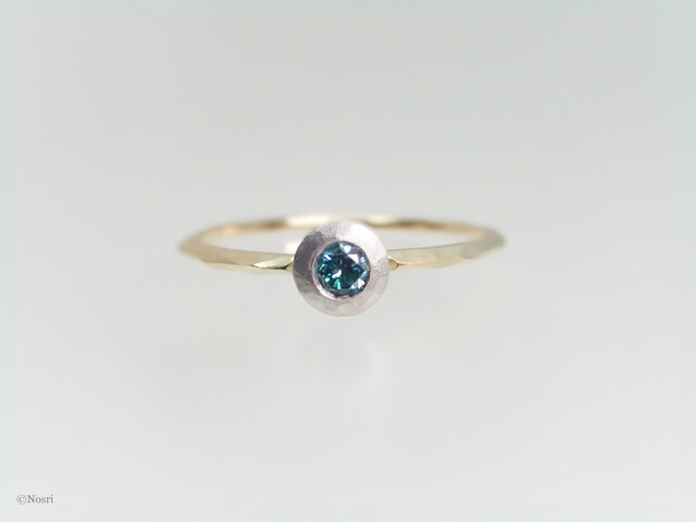 ブルーダイヤモンド ベゼル リング(Iceberg Meteorite Bezel Ring)の画像1枚目