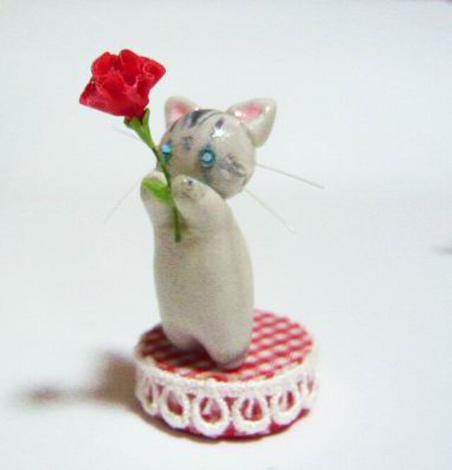 にゃんこのしっぽ〇母の日〇カーネーション〇猫〇チンチラシルバーの画像1枚目