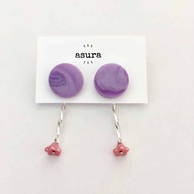 パープルとお花のピアスの画像1枚目